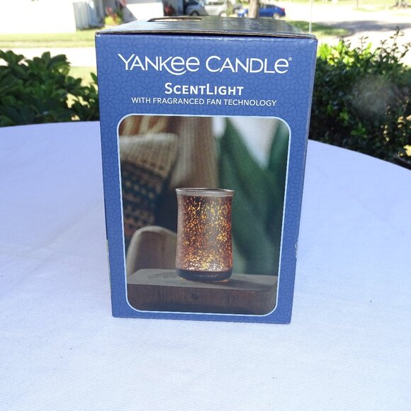 Yankee Candle Scent Light with Fragranced Fan Technology Sage & Citrus Scent - Picture 3 of 8